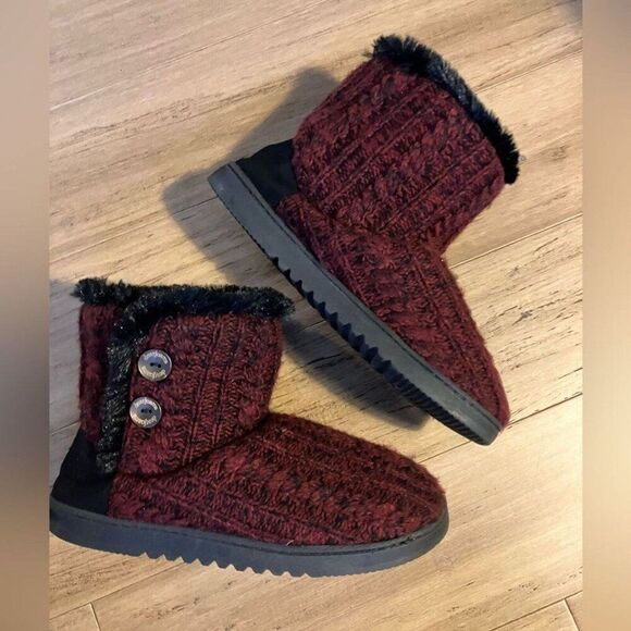 Dearfoams red knit with very softy faux fur lining women sock bootie size L 9/10 - Picture 1 of 8